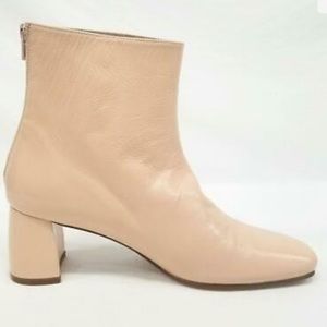 Stuart Weitzman blush rugebegar bootie in leather, gently worn